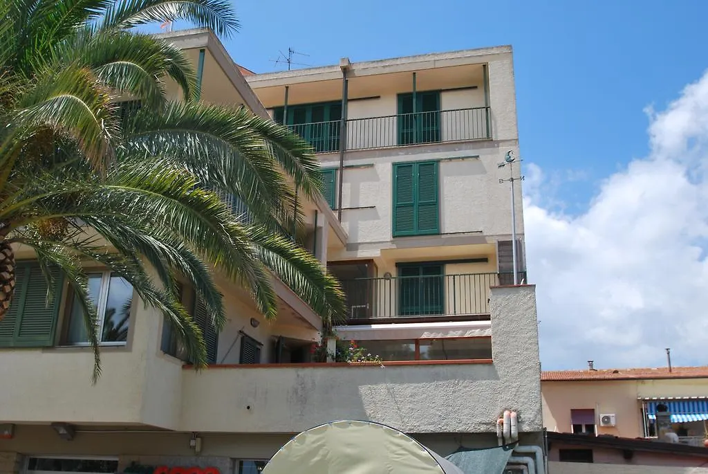 Appartamento Perla - Terrazza Fronte Mare E Aria Condizionata Marina di Campo 0*,  Italy
